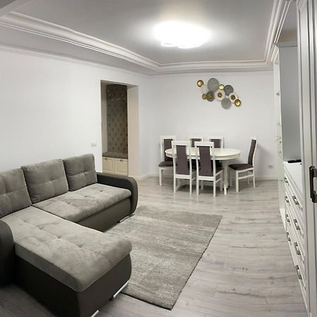 Apartament Areni Suceava Exteriör bild